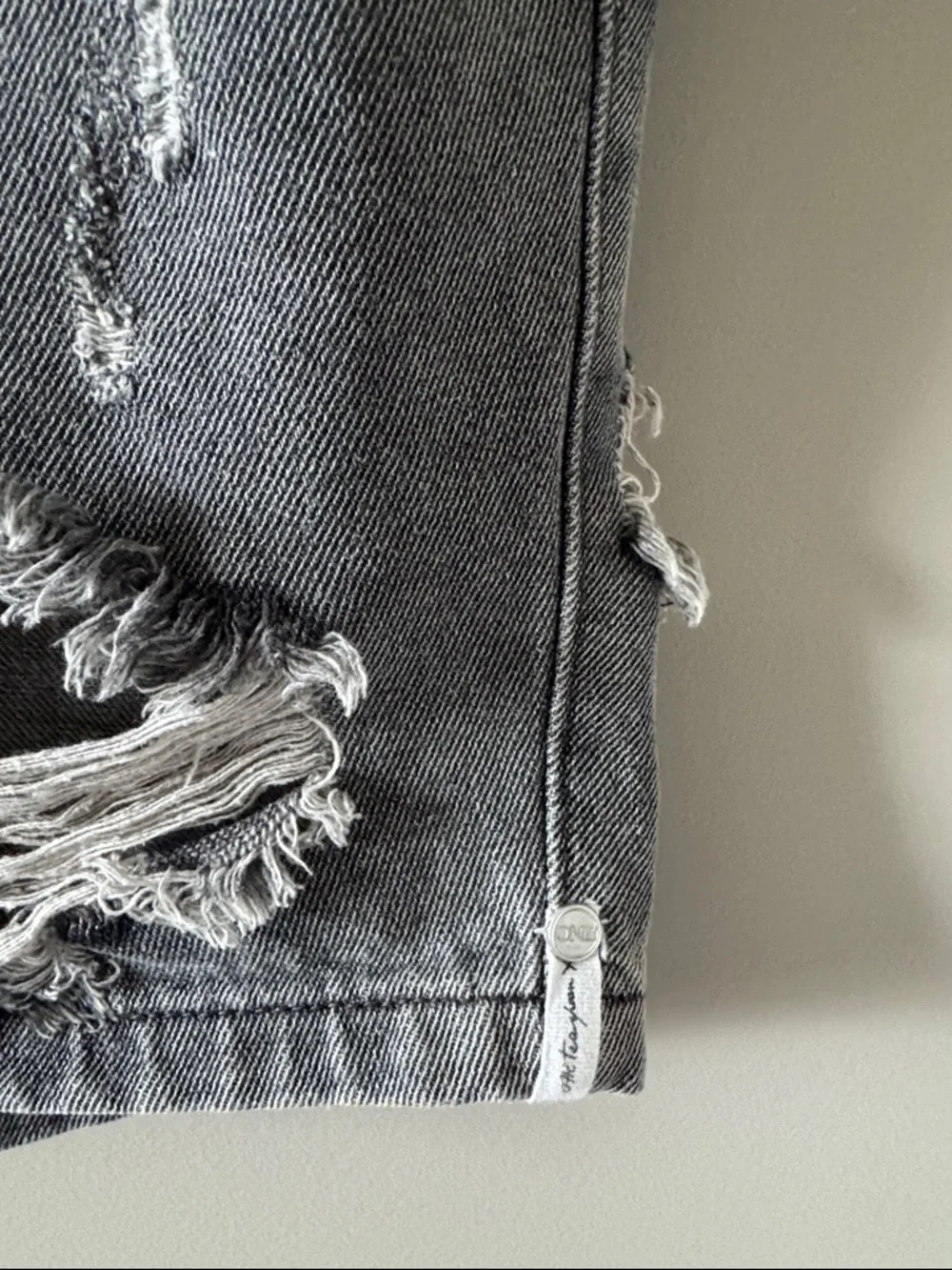 ONE TEASPOON PHANTOM FREELOVE DISTRESSED DENIM PENCIL SKIRT GRAY SIZE 27 - Picture 3 of 5